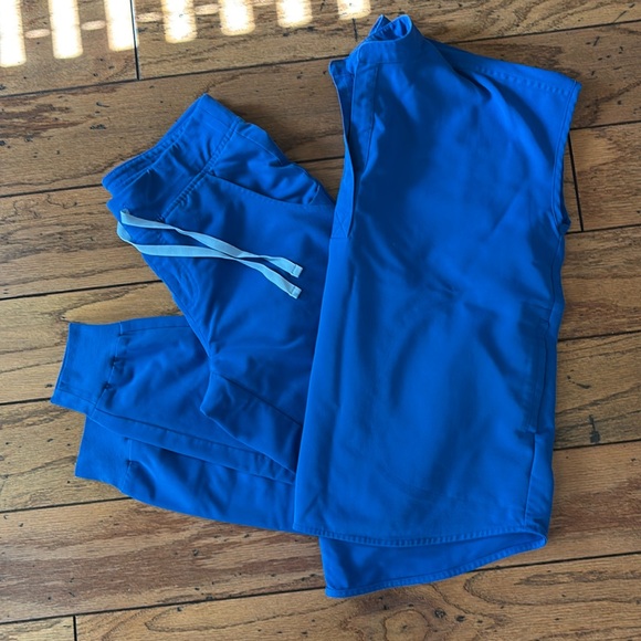 Figs Uniform - Picture 1 of 4